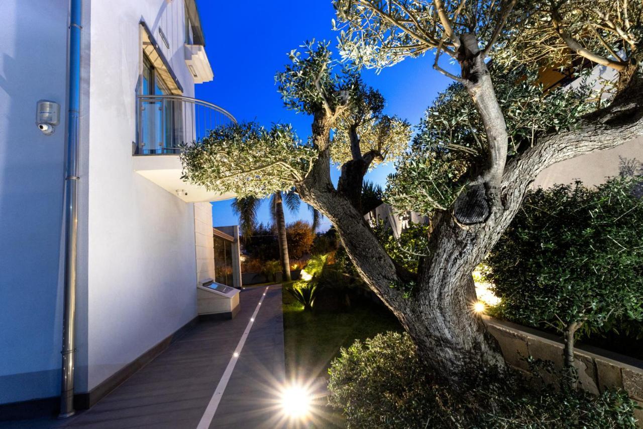 Zaffiro Lavico Rooms Etna Nature Sea Acireale Kültér fotó