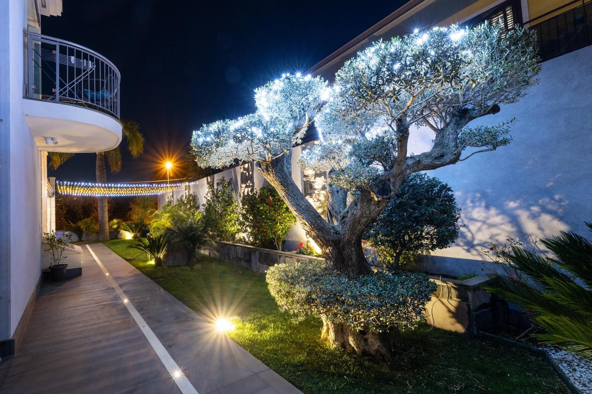 Zaffiro Lavico Rooms Etna Nature Sea Acireale Kültér fotó